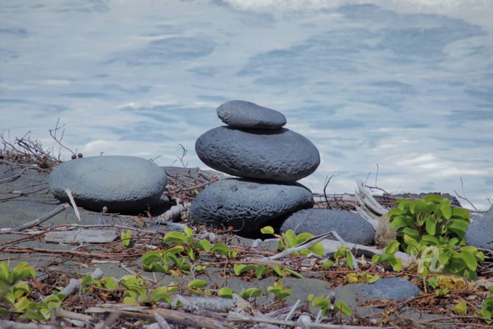 Photography titled "Petit cairn'symboli…" by Féemerode, Original Artwork