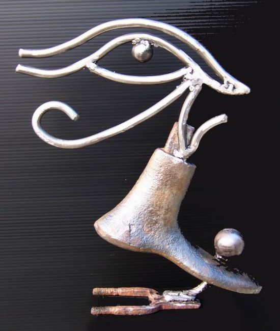 Skulptur mit dem Titel "Bon Pied, Bon Oeil" von Thierry Murcia, Original-Kunstwerk, Metalle