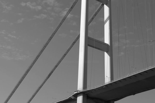 Фотография под названием "Bridge" - Fernando Lazaro, Подлинное произведение искусства, Цифровая фотография