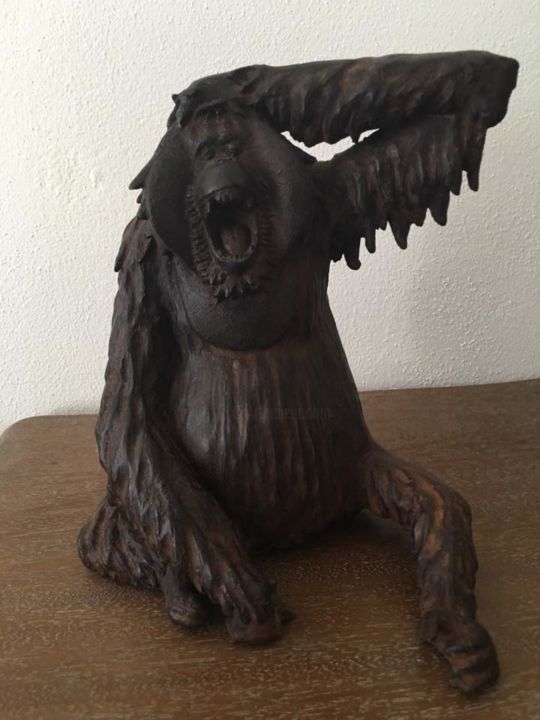 Skulptur mit dem Titel "Laughing Orangutan.…" von Filipe Portela, Original-Kunstwerk, Metalle