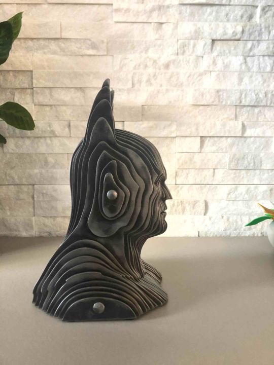 Sculpture intitulée "Batman" par Filippo Pietro Castrovinci, Œuvre d'art originale, Métaux