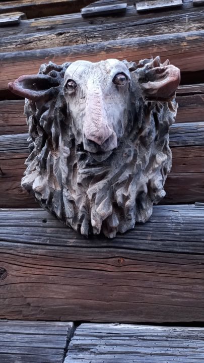 Скульптура под названием "Овца. Резьба бензоп…" - Владимир Филатов, Подлинное произведение искусства, Дерево