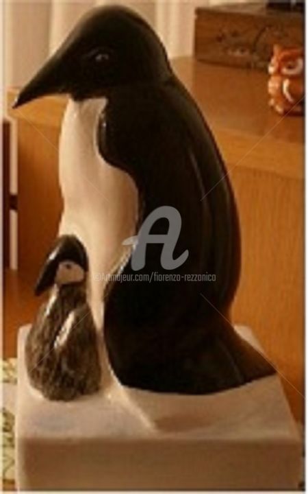 Sculpture titled "Pinguino1a.jpg" by Fiore, Original Artwork, Clay
