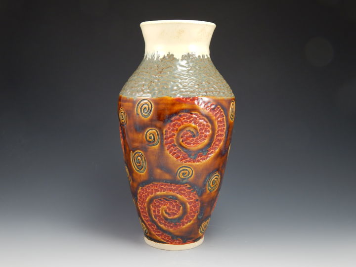 Artesanato intitulada "spiral-vase" por Dana Paredes, Obras de arte originais