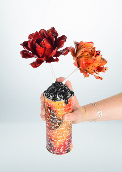 Sculpture intitulée "Flowers Bomb - Fleu…" par Fleur D'Enclume, Œuvre d'art originale, Acrylique