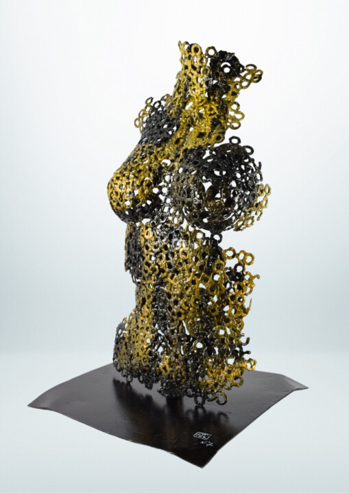 Sculpture intitulée "Ama - Fleur d'Enclu…" par Fleur D'Enclume, Œuvre d'art originale, Bombe aérosol