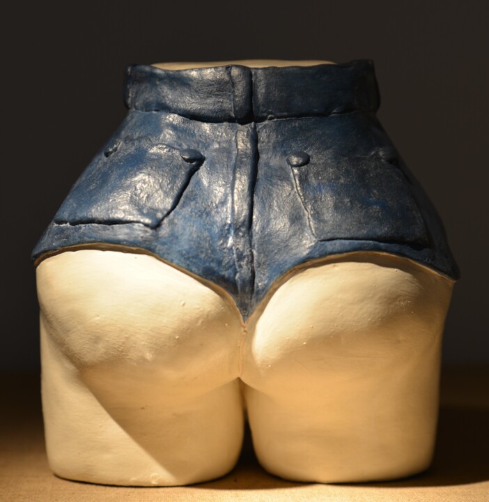 Escultura titulada "Un peu court miss" por Florence Schwartz, Obra de arte original, Terracota