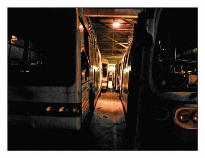 Photography titled "bus, Montréal" by Florent Wolff, Original Artwork