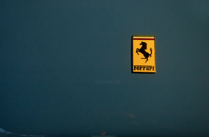 Photography titled "Minimal Ferrari" by Salvatore Motta, Original Artwork, Digital Photography