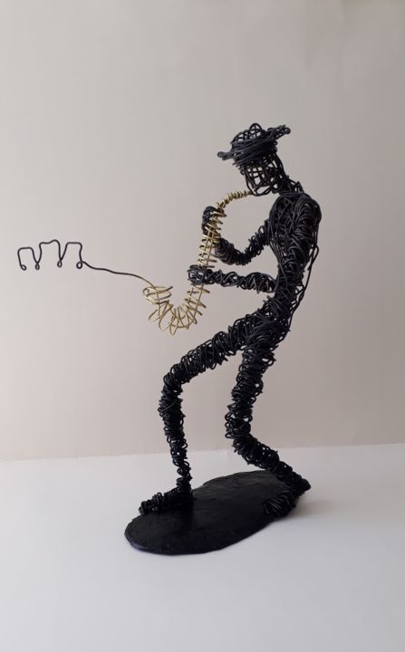 Sculpture intitulée "Le Saxophoniste" par Fourat Jomni, Œuvre d'art originale, Fil de fer