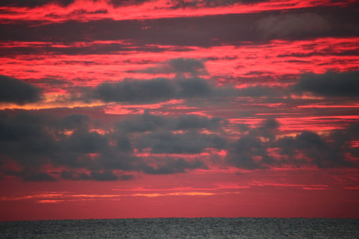 Photographie intitulée "Sunset Colours" par Endo Fox, Œuvre d'art originale