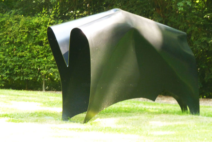 Sculpture titled "LE TAUREAU" by Francesco Moretti, Original Artwork, Stainless Steel