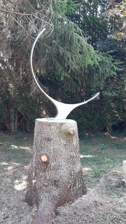 Sculpture titled "Support de globe" by Francis Priscal, Original Artwork, Stainless Steel