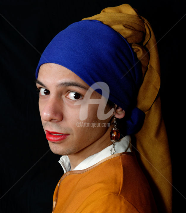 제목이 "La perle de Vermeer"인 사진 François Harray로, 원작