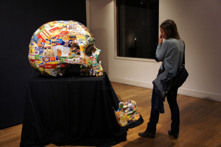 Sculpture titled "Empty Packaging" by François Cambe, Original Artwork, Paper maché