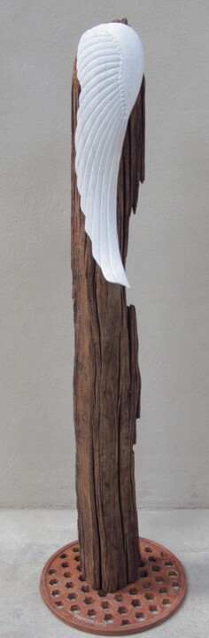 Skulptur mit dem Titel "Flügel Einundsechzig" von Franz Berger, Original-Kunstwerk, Stein