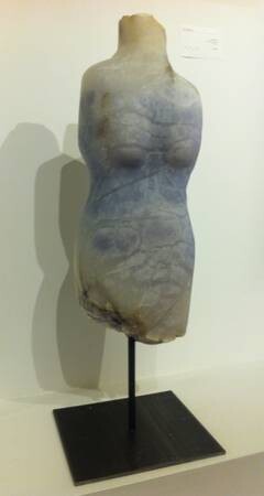 Skulptur mit dem Titel "Blue Girl" von Fraser Paterson, Original-Kunstwerk