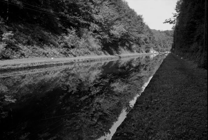 Photographie intitulée "hallage" par Frédéric Duchesnay, Œuvre d'art originale, Photographie argentique