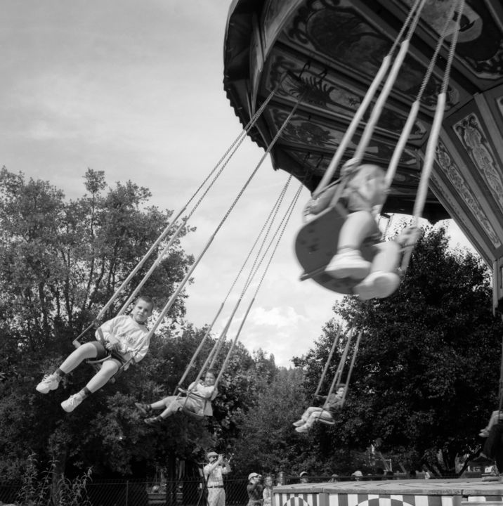Photography titled "manege" by Frédéric Duchesnay, Original Artwork, Analog photography