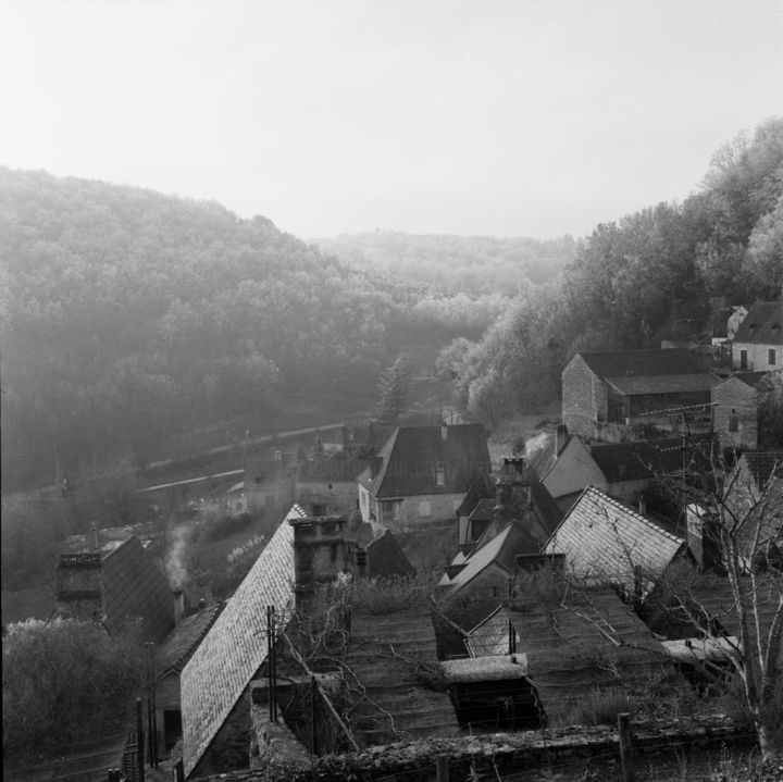 Photography titled "Le village" by Frédéric Duchesnay, Original Artwork, Analog photography