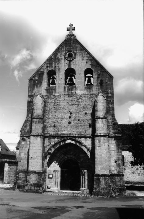 Photographie intitulée "Le clocher mur" par Frédéric Duchesnay, Œuvre d'art originale, Photographie argentique