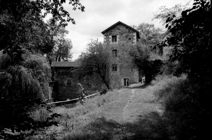 Photographie intitulée "Le vieux moulin" par Frédéric Duchesnay, Œuvre d'art originale, Photographie argentique