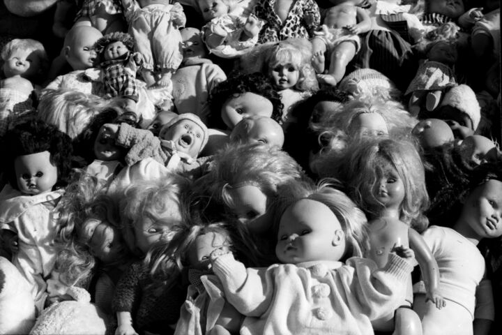 Fotografia intitulada "Les poupées" por Frédéric Duchesnay, Obras de arte originais, Fotografia de filme