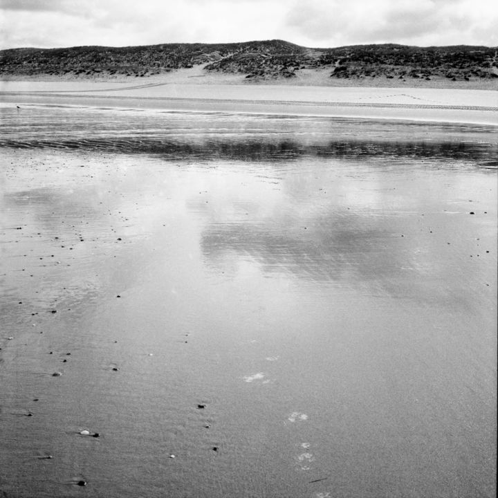 Photography titled "Plage déserte" by Frédéric Duchesnay, Original Artwork, Analog photography