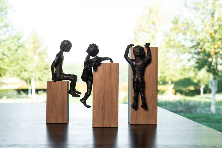 Sculpture titled "Pull up (set of 3)" by Freddy De Waele, Original Artwork, Bronze