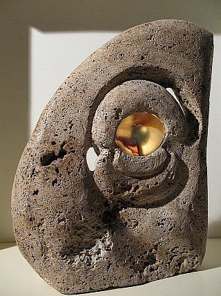 Sculpture intitulée "L'oeil du silence" par Gilbert Frizon, Œuvre d'art originale, Pierre