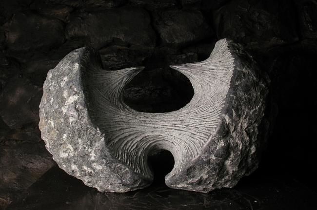 雕塑 标题为“Ex-tension XXVIII” 由Gilbert Frizon, 原创艺术品, 石