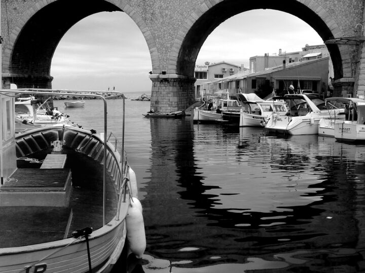 Photographie intitulée "Sous le pont" par Gabriel Cotelle, Œuvre d'art originale, Photographie numérique