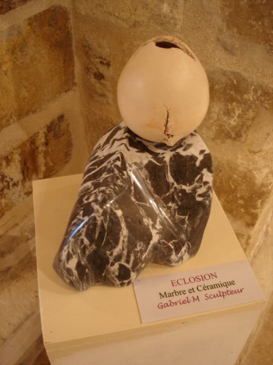 Скульптура под названием "Eclosion" - Gabriel Molet, Подлинное произведение искусства, Камень