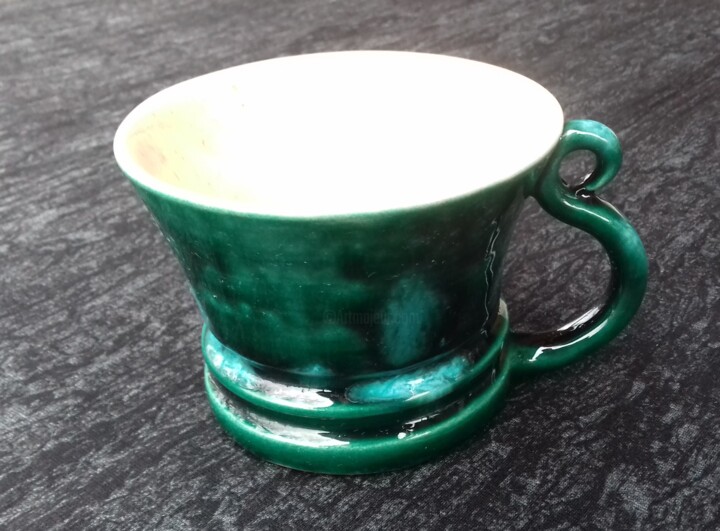Design intitulée "Tasse à thé vert ém…" par Gabriel Tremblay, Œuvre d'art originale, Céramique