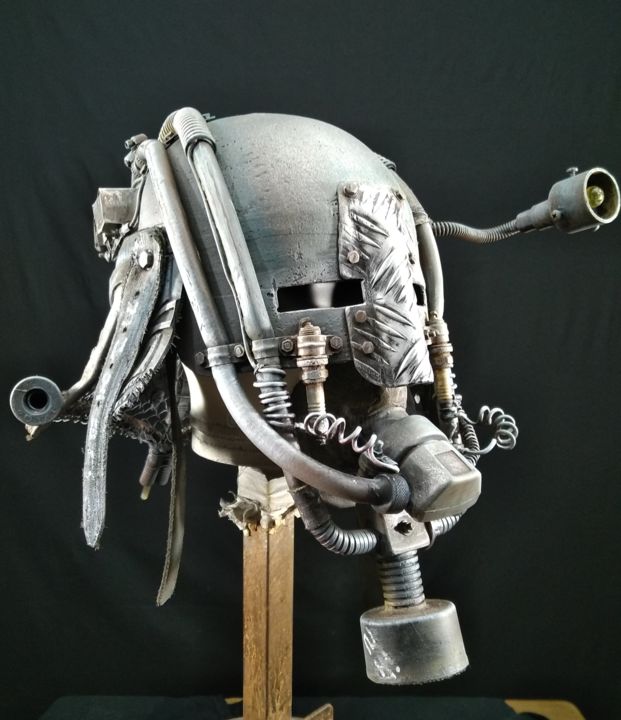 Scultura intitolato "Cyborg Helmet" da Igor Gadreaud (Gad the Brand), Opera d'arte originale, Resina