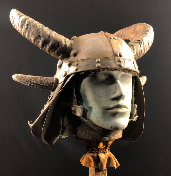 雕塑 标题为“Cimmerian Helmet” 由Igor Gadreaud (Gad the Brand), 原创艺术品, 金属