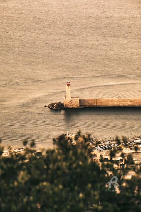 Fotografia intitolato "Le phare de Nice ba…" da Gaetan Thurin, Opera d'arte originale, Fotografia digitale