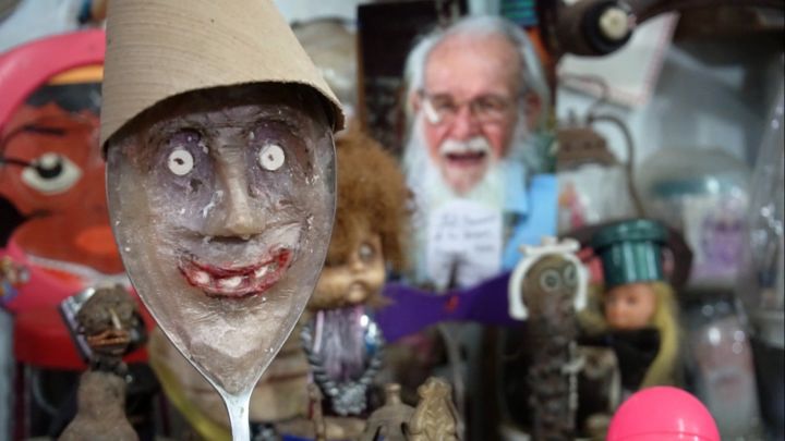 Scultura intitolato "Cara feliz" da Gallo, Opera d'arte originale, Altro