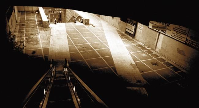 Photographie intitulée "Subway entrance Por…" par Guy Jean Genevier Creative Photography, Œuvre d'art originale,