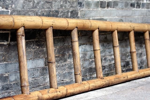 Photographie intitulée "Bamboo Ladder" par Gautier Willaume, Œuvre d'art originale