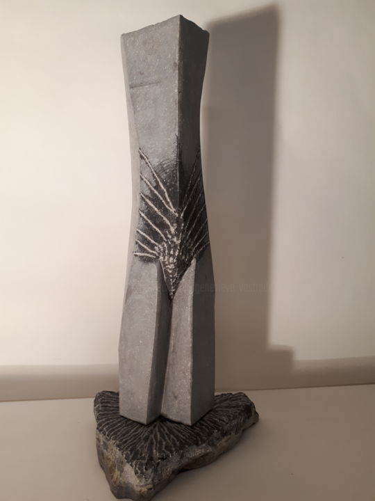 Sculpture titled "Femme" by Geneviève Vastrade, Original Artwork, Stone