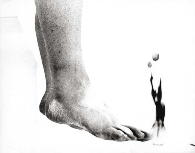 Fotografia zatytułowany „Les pieds sales” autorstwa Georges Duhamel, Oryginalna praca
