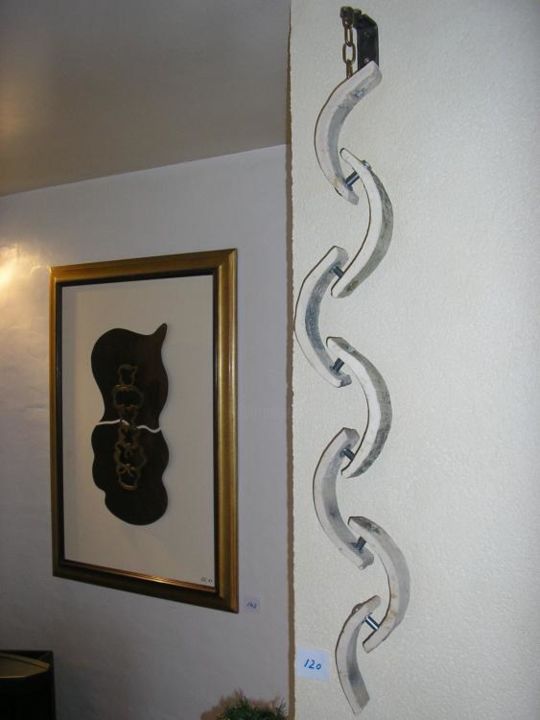Sculpture titled "Chaine libre" by Georges, Original Artwork