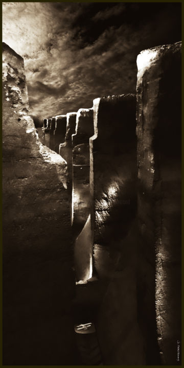 Fotografie getiteld "FALAISES" door Gérard Bertrand, Origineel Kunstwerk, Gemanipuleerde fotografie