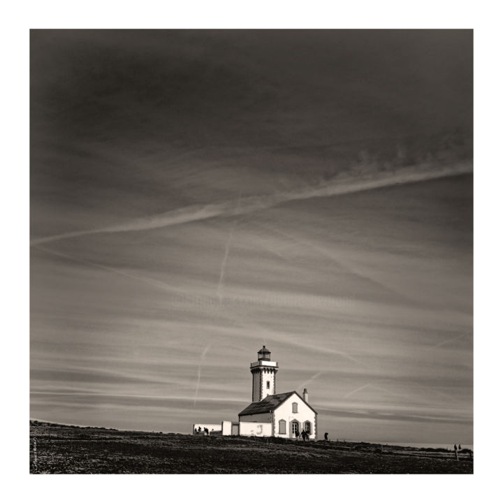 Fotografie getiteld "BRETAGNE, cirrus su…" door Gérard Bertrand, Origineel Kunstwerk, Niet gemanipuleerde fotografie