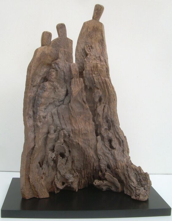 Скульптура под названием "Famille 19 05" - Gérard Cottereau, Подлинное произведение искусства, Дерево