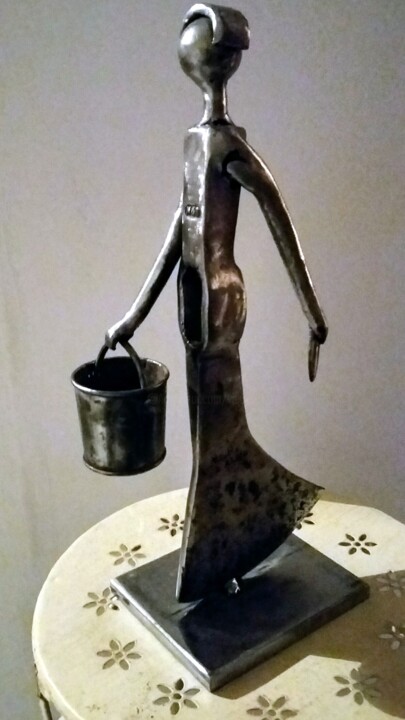 Sculpture intitulée "LA VENDANGEUSE D'AU…" par Gerard Lami, Œuvre d'art originale, Métaux