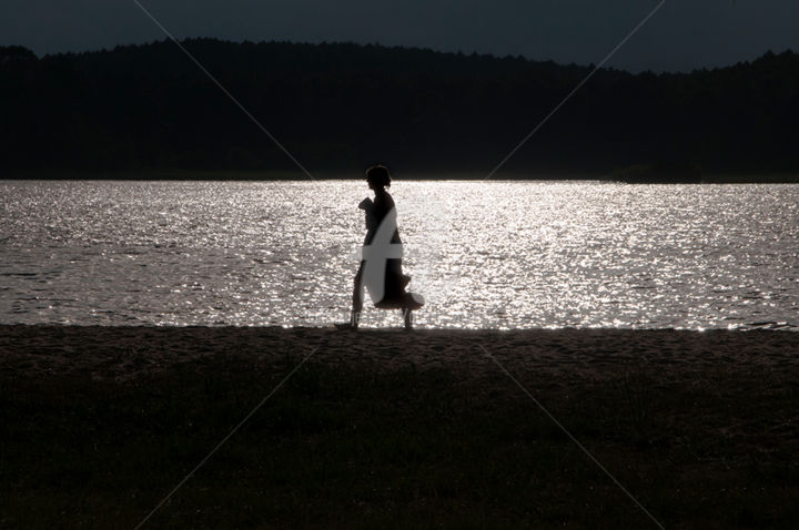 Photographie intitulée "L'ombre du lac" par Gérard Vouillon, Œuvre d'art originale