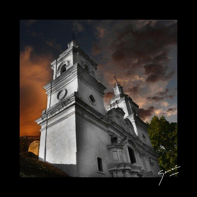 Fotografia intitulada "IGLESIA DE LOS CAPU…" por German Olmedo, Obras de arte originais