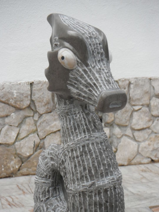 Скульптура под названием "The Black Sheep" - Gerry Aldridge, Подлинное произведение искусства, Камень